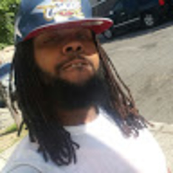 Meet your Posher, Chris - Picture 1 of 1